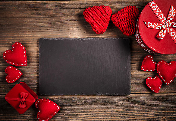 포토 JPG 해외이미지 프레임 발렌타인데이 사람없음 빨간색 선물상자 하이앵글 하트 오브젝트 반지케이스 카피스페이스 나무배경 해외포토 모양 뷰포인트 컬러 백그라운드 데이이벤트 선물 상자 공백 보관함 파일형식 이미지허브