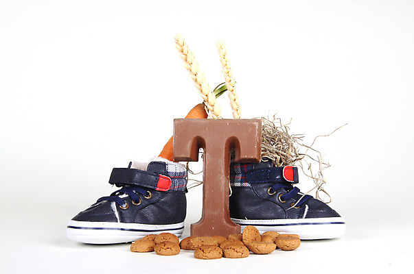 포토 JPG 해외이미지 캐릭터 어린이 신발 사탕 선물 옥수수 사람없음 과자 초콜릿 당근 견과류 성자 달콤 볏짚 편지 후추 생강 T 해외202004 해외포토 알파벳 종교 채소 디저트 곡류 뿌리채소 사람 맛 짚 향신료 파일형식 이미지허브