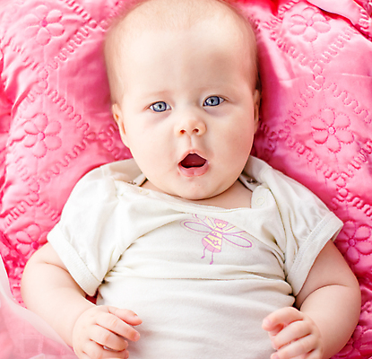 포토 JPG 해외이미지 동물 1 손 응시 행복 얼굴 어린이 백그라운드 새로움 사랑 한명 사람 가로 파란색 머리 기쁨 침대 아기 신생아 입 작음 피부 기저귀 문학 갸우뚱 월 거짓말 천진난만 해외202004 해외포토 시선 감정 컬러 가구 컨셉 모션 신체부위 아기용품 날짜 크기 파일형식 이미지허브