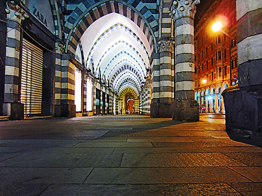 포토 JPG 해외이미지 유럽 전등 거리 사람 사람없음 상점 이탈리아 야간 타운 빛망울 해외202004 해외포토 자연요소 나라 조명 빛 도시 파일형식 이미지허브