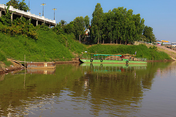 포토 JPG 해외이미지 전통 외관 유럽 문화 바다 섬 여행 의자 창문 교통시설 자동차 자연 하늘 휴가 항해 사람없음 야외 내부 물 여름 파란색 인테리어 강 맑음 장비 수확 덮개 흰색 보트 크루즈 갑판 함선 러시아 안락의자 승객 그리스인 옛날 코르푸 해외202004 해외포토 자연요소 서양인 디자인 계절 나라 육상교통 컬러 가구 교통 농업 배_교통 날씨 뚜껑 그리스 시설 생태계 파일형식 이미지허브