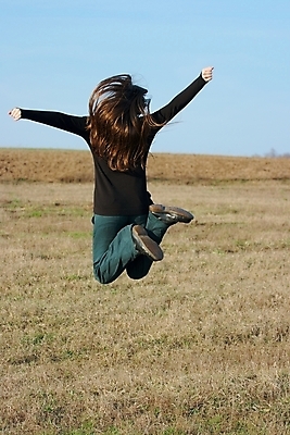 포토 JPG 해외이미지 행복 밭 장난 자연 성공 바람 건조 한명 야외 10대 청춘 달리기 햇빛 농장 농경지 갈색 점프 봄 기쁨 꿈 자유 가을 시골 신선 땅 내추럴 해외202004 해외포토 자연요소 1 계절 감정 컬러 컨셉 농업 모션 청소년 날씨 사람 태양 생태계 파일형식 이미지허브