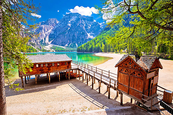 포토 JPG 해외이미지 공원 유럽 호수 여행 백그라운드 자연 휴가 산 주택 풍경 사람없음 목재 초록색 물 여름 파란색 침묵 이탈리아 산책 하이킹 숲 오두막 알프스 남쪽 절정 터키석 해외202004 해외포토 자연요소 나무 계절 공공시설 나라 컬러 재료 레저 휴식 건물 소리 보석 방향 생태계 파일형식 이미지허브