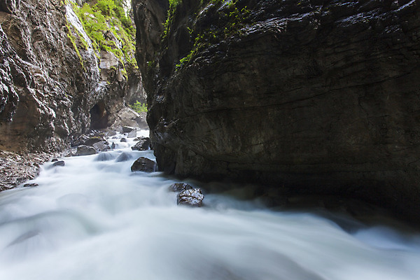 포토 JPG 해외이미지 구름 유럽 여행 자연 하늘 산 독일 풍경 사람없음 야외 초록색 물 여름 파란색 강 골짜기 폭포 수확 개울 숲 알프스 바이에른 바이에른사람 해외202004 해외포토 자연요소 계절 나라 컬러 농업 생태계 파일형식 이미지허브