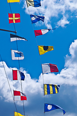 포토 JPG 해외이미지 물결 밧줄 여행 하늘 바람 사람없음 파란색 깃발 심볼 줄서기 해외202004 해외포토 자연요소 줄 컬러 모션 날씨 파일형식 이미지허브