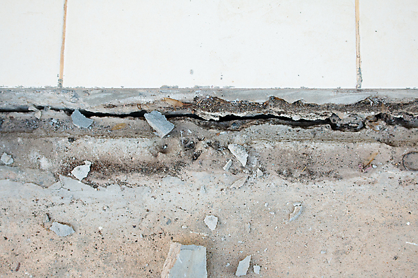 포토 JPG 해외이미지 벽 백그라운드 패턴 건축양식 추상 사람없음 갈색 검은색 어둠 페인트 손상 역사 파편 질감 그런지 옛날 해외202004 해외포토 건축 컬러 컨셉 무늬 파일형식 이미지허브