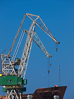 포토 JPG 해외이미지 주간 하늘 사람없음 야외 중장비 조선소 기중기 산업시설 산업현장 해외202004 해외포토 자연요소 산업 산업장비 파일형식 이미지허브