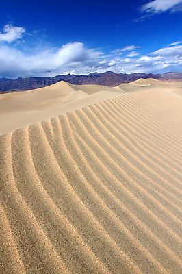 포토 JPG 해외이미지 공원 모래 여행 자연 바람 풍경 사람없음 야외 환경 계곡 미국 침묵 죽음 황무지 플랫 모래언덕 피라미드 캘리포니아 장면 지역 서식지 내추럴 감탄 생태학 서쪽 전국 지질학 해외202004 해외포토 자연요소 건축물 공공시설 교육 북아메리카 날씨 소리 방향 언덕 생태계 랜드마크 파일형식 이미지허브