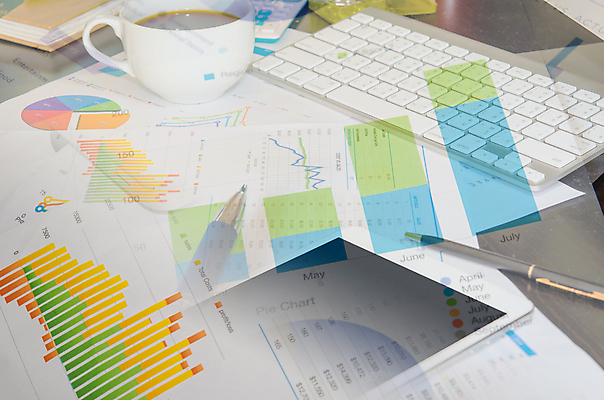 포토 JPG 해외이미지 종이 컨셉 비즈니스 통계 성공 그래프 사람없음 금융 경제 사무실 펜 자료 성장 업무 시장 계획 주식 분석 보고서 문서 투자 회계 마케팅 해외202004 해외포토 필기구 작업 파일형식 이미지허브