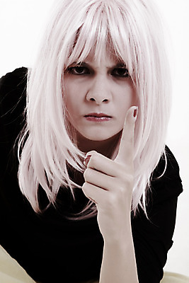 포토 JPG 해외이미지 백인 1 응시 여자 감정 얼굴 분홍색 백그라운드 스트레스 관리 한명 사람 성인 분노 흰색 표현 닫기 고립 해외202004 해외포토 서양인 시선 컬러 모션 신체부위 파일형식 이미지허브