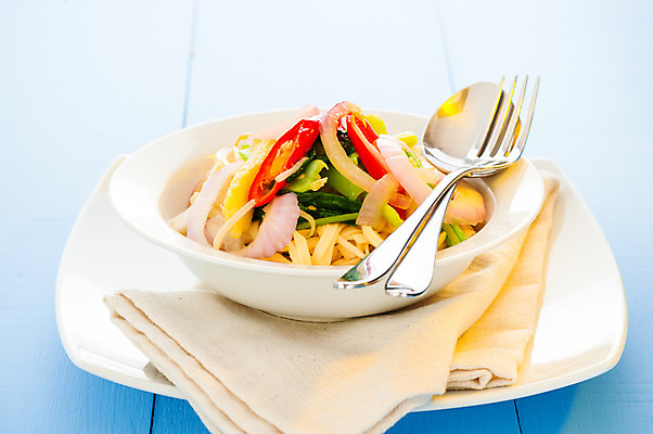 포토 JPG 해외이미지 접시 아시아 음식 백그라운드 채소 젓가락 태국 양파 파스타 건강 어류 요리 동양인 사람없음 빨간색 초록색 식당 일본 식사 저녁식사 중국 튀김 굴 흰색 신선 뜨거움 막대기 닫기 떨어짐 먹기 속도 국수 매움 테이크아웃 후추 점심식사 대두 채식주의자 비건 해외202004 해외포토 식기 나라 컬러 컨셉 모션 어패류 서양음식 수저 인종 상점 수중동물 면류 맛 향신료 채식 파일형식 이미지허브