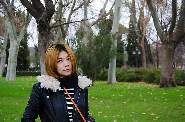 포토 JPG 해외이미지 라이프스타일 공원 여자 행복 자연 한명 사람 동양인 성인 야외 초록색 태양 정원 봄 내추럴 해외202004 해외포토 자연요소 1 계절 공공시설 감정 컬러 인종 생활 생태계 파일형식 이미지허브