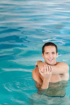 포토 JPG 해외이미지 백인 모델 남자 스포츠 호텔 휴가 건강 한명 사람 20대 성인 세로 물 여름 파란색 운동 수영 힘 젖음 재산 근육질 수영선수 에어로빅 팔 테라피 옛날 해외202004 해외포토 자연요소 서양인 1 계절 컬러 숙소 근육 운동선수 청년 신체부위 금융 뷰티 춤 수상스포츠 몸매 파일형식 이미지허브