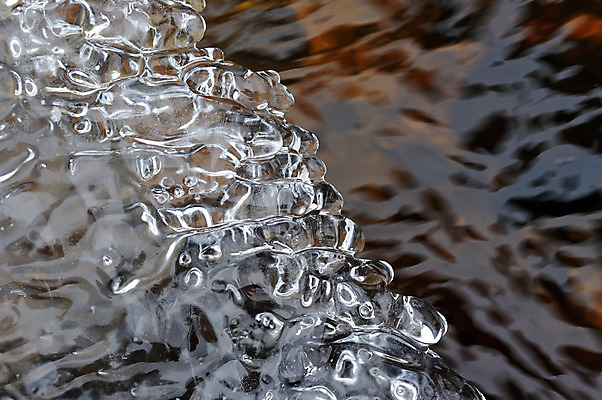 포토 JPG 해외이미지 디자인 계절 파도 백그라운드 겨울 패턴 자연 추상 사람없음 장식 물 파란색 빛 글로벌 냉동 얼음 활발 흐름 추위 흰색 신선 투명 시원함 크리스탈 질감 서리 고드름 보물 내추럴 블러 효과 해외202004 해외포토 자연요소 바다 컬러 컨셉 무늬 광석 생태계 파일형식 이미지허브