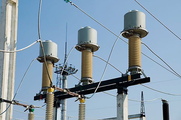 포토 JPG 해외이미지 산업 선 공장 하늘 풍경 사람없음 글로벌 탑 힘 에너지 네트워크 역 위험 시설 전염 철사 시스템 스위치 세대 변압기 분배 전압 전환 효율 해외202004 해외포토 건축물 컨셉 공업 교통시설 질병 감염 파일형식 이미지허브