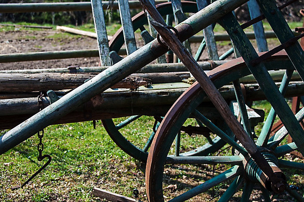 포토 JPG 해외이미지 산업 여행 농업 벤치 교통시설 자동차 자연 사람없음 야외 목재 초록색 농장 금속 검은색 카트 운전 수확 골동품 시골 바퀴 닫기 버리기 향수 묘사 부식 복고 마차 외양간 고립 구식 밭일 서쪽 옛날 파멸 해외202004 해외포토 나무 육상교통 교통수단 컬러 교통 컨셉 의자 재료 모션 재질 화장품 방향 시설 생태계 파일형식 소멸 이미지허브