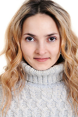 포토 JPG 해외이미지 백인 모델 얼굴 한명 성인 금발 유행 회색 흰색 표현 우아함 입술 고립 스타일 해외202004 해외포토 서양인 1 헤어스타일 컬러 컨셉 사람 신체부위 파일형식 이미지허브