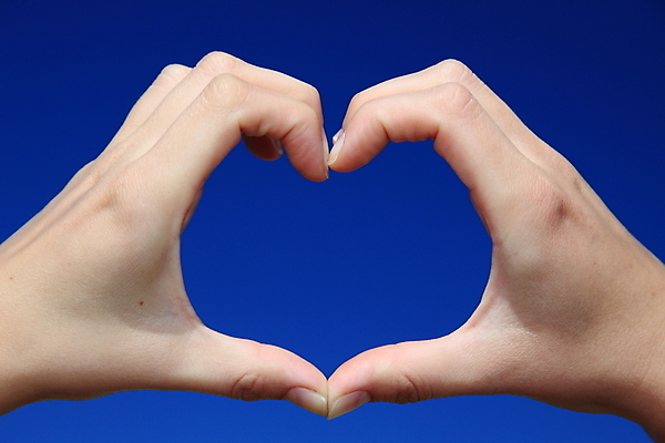 포토 JPG 해외이미지 감정 하늘 관리 사랑 사람 사람없음 신체부위 하트 연대 해외202004 해외포토 모양 파일형식 이미지허브