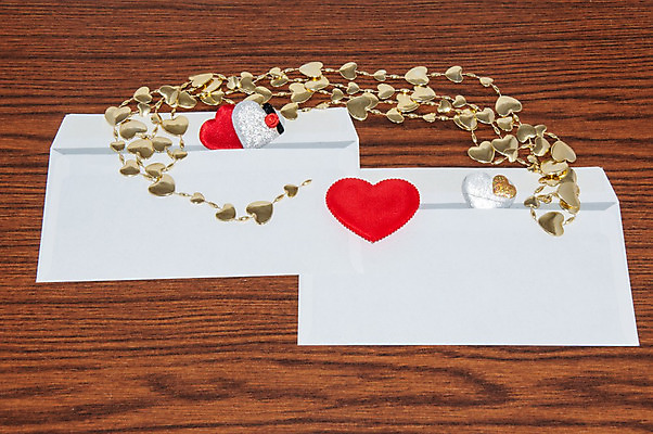 포토 JPG 해외이미지 모양 디자인 커플 기념일 행복 종이 결혼 컨셉 일러스트 결혼식 추상 휴가 봉투 발렌타인데이 선물 사랑 사람없음 장식 빨간색 흰색 하트 마음 축하 기록 인사 메시지 편지 심볼 열정 초대 2월 편지쓰기 해외202004 해외포토 감정 컬러 무늬 관계 데이이벤트 이벤트 예절 날짜 파일형식 이미지허브