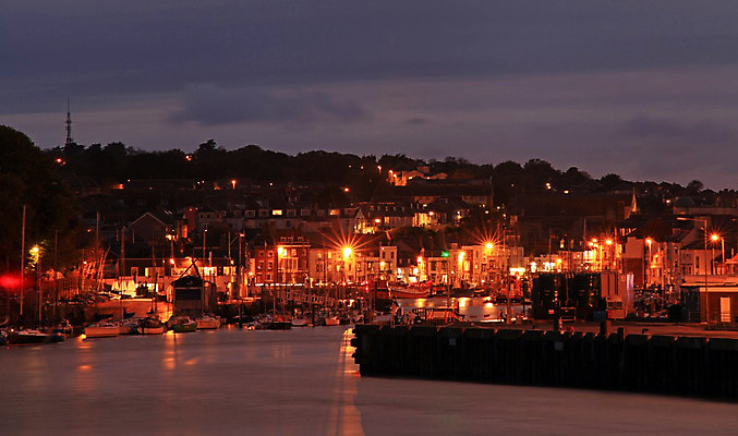 포토 JPG 해외이미지 구름 유럽 바다 여행 자연 하늘 잉글랜드 풍경 사람없음 야외 물 파란색 태양 반사 일출 탑 항구 침묵 황혼 일몰 새벽 야간 저녁 방파제 타운 터미널 해외202004 해외포토 자연요소 건축물 공공시설 나라 컬러 교통시설 영국 노을 소리 도시 생태계 파일형식 이미지허브