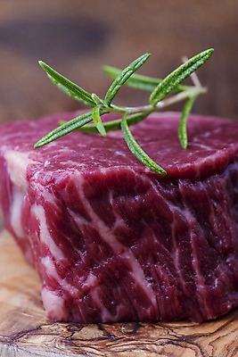 포토 JPG 해외이미지 음식 조각 백그라운드 재료 부분 탁자 마늘 육류 스테이크 요리 사람없음 목재 빨간색 주방 검은색 저녁식사 소고기 신선 양념 널 자르기 향신료 유기농 올리브 질감 날것 대리석 소금 후추 로즈메리 갈비뼈 등심 생식 해외202004 해외포토 나무 웰빙 열매 컬러 가구 채소 식재료 모션 뼈 서양음식 식사 허브 향미료 파일형식 이미지허브