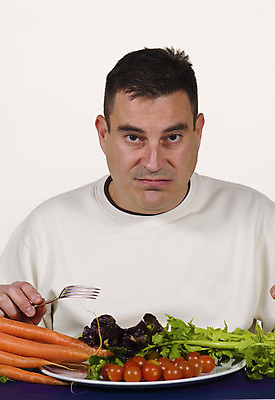 포토 JPG 해외이미지 백인 접시 남자 음식 다이어트 토마토 채소 부분 방울토마토 탁자 건강 한명 앉기 세로 30대 중국 당근 짜증 좌절 배고픔 비만 날것 점심식사 고립 생식 싫은 해외202004 해외포토 서양인 1 식기 감정 아시아 가구 컨셉 모션 뿌리채소 사람 장년 식사 몸매 파일형식 이미지허브