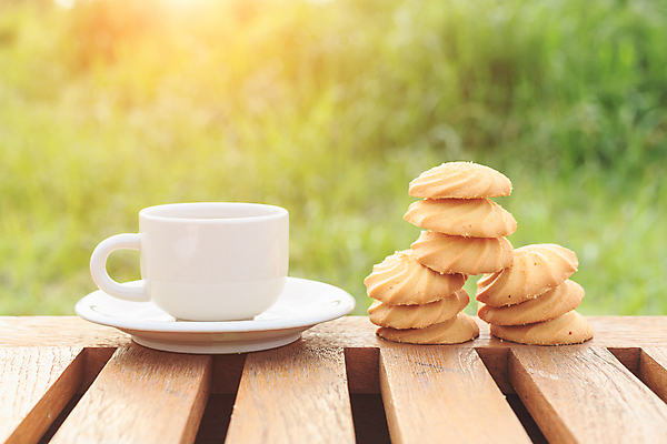 포토 JPG 해외이미지 커피 음료 음식 백그라운드 탁자 아침 콩 실내 사람 사람없음 목재 컵 갈색 쿠키 케이크 식당 초콜릿 검은색 어둠 카페 에너지 머그컵 수확 흰색 시골 신선 뜨거움 닫기 달콤 아침식사 수증기 설탕 고객 아로마 카푸치노 에스프레소 카페인 해외202004 해외포토 주간 나무 식기 컬러 가구 농업 재료 모션 디저트 곡류 내부 상점 식사 맛 파일형식 이미지허브