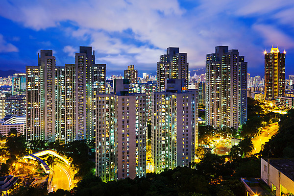 포토 JPG 해외이미지 조류 아파트 주택 안테나 사람없음 건물 도시풍경 도시 도심 야간 지역 홍콩 스카이라인 일반 빛망울 조감도 해외202004 해외포토 자연요소 동물 건축물 통신 풍경 빛 중국 파일형식 이미지허브