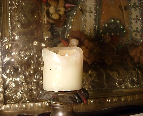 포토 JPG 해외이미지 디자인 종교 백그라운드 패턴 사람없음 장식 책 빨간색 빛 믿음 금속 성경 골동품 덮개 신용카드 성자 실크 철 복고 촛대 신성 청동 목각 신앙심 옛날 원고 정물화 해외202004 해외포토 감정 컬러 무늬 종교용품 재질 금융 뚜껑 직물 그림 파일형식 이미지허브