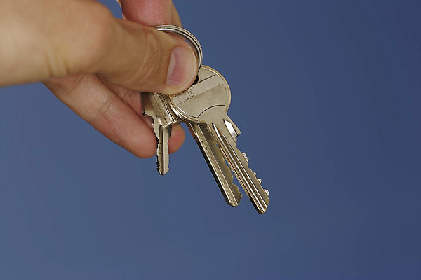 포토 JPG 해외이미지 구름 손 돈 비즈니스 모션 자동차 하늘 성공 열쇠 부동산 새로움 주택 선물 사람없음 금융 판매 문 펼침 오픈 재산 구매 시작 주기 기회 잠금 대출 렌탈 매각 면허증 진짜 해외202004 해외포토 자연요소 육상교통 컨셉 건물 신체부위 경제 쇼핑 보안 면허 증명서 파일형식 이미지허브