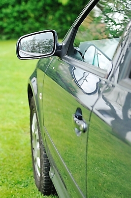 포토 JPG 해외이미지 여행 창문 교통시설 자동차 유리 사람없음 야외 옆모습 빛 반사 문 거울 운전 묘사 역동적 자동 해외202004 해외포토 육상교통 뷰포인트 교통 컨셉 모션 재질 시설 파일형식 이미지허브