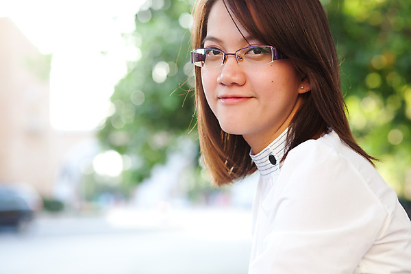 포토 JPG 해외이미지 모델 1 응시 드레스 여자 행복 아시아 안경 얼굴 포즈 백그라운드 비즈니스 태국 성공 휴식 아이디어 건강 한명 사람 동양인 성인 사무실 유행 검은색 흰색 마음 업무 달콤 내추럴 심각 해외202004 해외포토 시선 잡화 옷 감정 나라 컬러 컨셉 인종 신체부위 작업 맛 파일형식 이미지허브