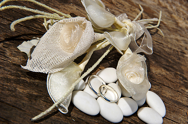 포토 JPG 해외이미지 커플 드레스 꽃 결혼 가족 결혼식 사탕 사랑 이벤트 사람없음 상자 장미 흰색 하트 축하 반지 달콤 설탕 활 테이프 제단 해외202004 해외포토 모양 식물 옷 감정 컬러 컨셉 장신구 관계 문구용품 디저트 맛 파일형식 이미지허브