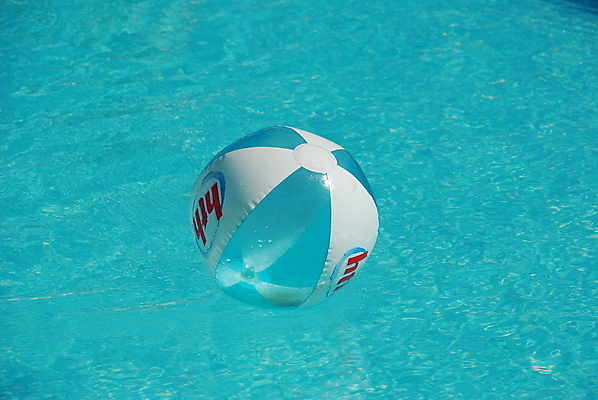 포토 JPG 해외이미지 모양 감정 파도 바다 여행 백그라운드 패턴 공 휴가 수영장 사람없음 건물 물 빛 반사 맑음 액체 분위기 해외202004 해외포토 자연요소 건축물 컨셉 무늬 날씨 파일형식 이미지허브