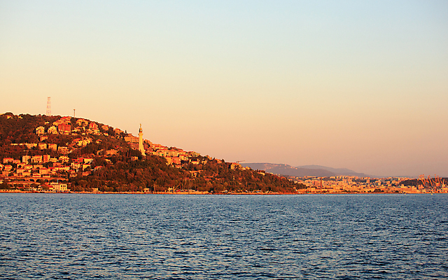 포토 JPG 해외이미지 유럽 바다 오렌지 건축양식 등대 사람없음 빨간색 물 태양 황혼 일몰 이탈리아 저녁 해외202004 해외포토 자연요소 건축 나라 컬러 과일 노을 야간 파일형식 이미지허브