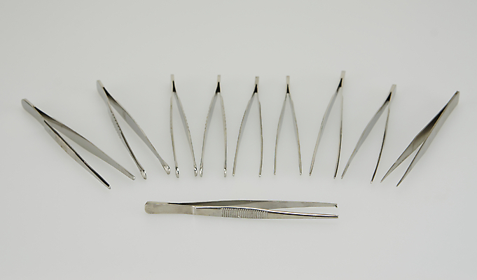 포토 JPG 해외이미지 건강 집게 사람없음 금속 방 장비 흰색 도구 공구 수술 선택 날카로움 외과 돌봄 보유 해외202004 해외포토 컬러 컨셉 의학 모션 재질 병원 치료 파일형식 이미지허브