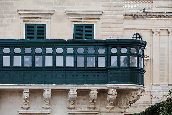 포토 JPG 해외이미지 유럽 거리 사람없음 궁전 발코니 도시 지중해 몰타섬 해외202004 해외포토 나라 바다 섬 고건축 몰타 파일형식 이미지허브