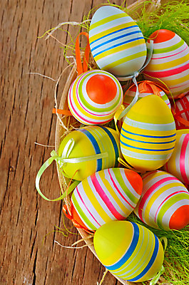 포토 JPG 해외이미지 전통 디자인 계절 음식 백그라운드 컨셉 자연 성공 휴가 부활절 선물 미술 이벤트 사람없음 목재 장식 빨간색 파란색 컬러풀 갈색 바구니 계란 봄 흰색 시골 축하 시간 둥지 심볼 오브젝트 내추럴 해외202004 해외포토 나무 기념일 컬러 재료 문화예술 알 생태계 파일형식 이미지허브