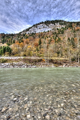 포토 JPG 해외이미지 나무 여행 백그라운드 자연 하늘 산 풍경 사람없음 야외 목재 초록색 물 파란색 강 햇빛 평화 환경 계곡 침묵 봄 젖음 흐름 가을 바위 개울 숲 장면 암초 내추럴 해외202004 해외포토 자연요소 식물 계절 컬러 컨셉 재료 태양 소리 돌_바위 생태계 파일형식 이미지허브