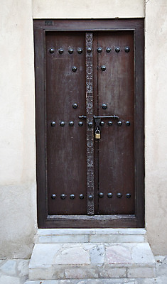 포토 JPG 해외이미지 벽 백그라운드 건축양식 날씨 주택 사람없음 건물 목재 문 묘사 대문 옛날 중고 파멸 해외202004 해외포토 나무 건축물 건축 컨셉 재료 파일형식 소멸 이미지허브