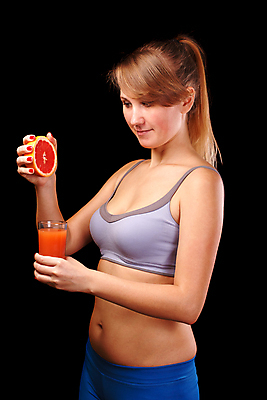 포토 JPG 해외이미지 백인 모델 1 라이프스타일 웰빙 응시 옷 여자 스포츠 포즈 백그라운드 신체 유리 근육 건강 한명 사람 성인 금발 달리기 운동 유행 힘 주스 흰색 무게 결심 날씬함 체육관 근육질 길이 고립 해외202004 해외포토 서양인 헤어스타일 시선 음료 컬러 컨셉 모션 재질 생활 몸매 파일형식 이미지허브