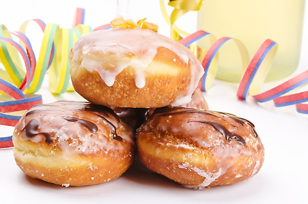 포토 JPG 해외이미지 음식 빵 백그라운드 겨울 다이어트 과일 공 휴가 디저트 새해 기념 요리 사람없음 장식 빨간색 빛 컬러풀 파티 케이크 주방 초콜릿 축제 빵집 흰색 축하 원형 생일 황금 도넛 달콤 아침식사 잼 설탕 피라미드 광택 베를린 폴란드 고립 페스츄리 해외202004 해외포토 도형 건축물 계절 기념일 유럽 컬러 컨셉 독일 건강 이벤트 상점 식사 소스_음식 맛 랜드마크 파일형식 이미지허브