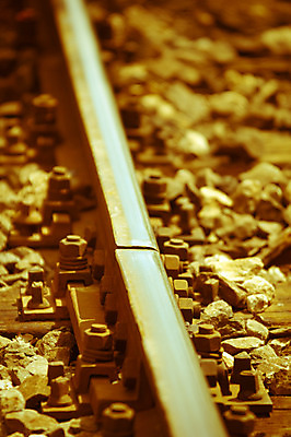 포토 JPG 해외이미지 디자인 산업 선 여행 건축양식 교통시설 하늘 프레임 사람없음 야외 금속 검은색 회색 기차 수확 바위 철 선로 옛날 철강 해외202004 해외포토 건축 육상교통 컬러 교통 농업 재질 대중교통 돌_바위 시설 파일형식 이미지허브