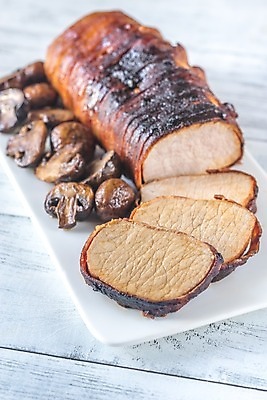 포토 JPG 해외이미지 접시 음식 분홍색 조각 다이어트 포장 부분 탁자 건강 육류 돼지고기 요리 사람없음 목재 갈색 저녁식사 버섯 침묵 흰색 그릴 정상 바비큐 자르기 굽기 허리 햄 슬라이스 베이컨 후추 훈제 식품점 절임 핸드메이드 해외202004 해외포토 나무 식기 컬러 가구 식재료 재료 모션 주방용품 신체부위 상점 식사 소리 구이 향신료 파일형식 이미지허브