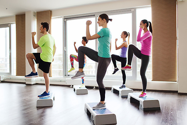 포토 JPG 해외이미지 라이프스타일 여자 행복 스포츠 신체 교실 모션 함께함 실내 건강 미소 사람 소녀 소년 여러명 친구 운동복 운동 그룹 성형수술 몸무게 연습 체육관 에어로빅 단계 적자 해외202004 해외포토 옷 교육 남자 감정 어린이 다수 컨셉 학교 관계 표정 내부 생활 춤 수술 파일형식 이미지허브