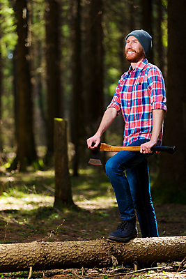포토 JPG 해외이미지 나무 백인 직업 손 남자 산업 셔츠 자연 노동자 수염 한명 사람 성인 야외 목재 빨간색 환경 힘 장비 흰색 공구 시골 업무 칼날 숲 자르기 콧수염 통나무 도끼 잡동사니 내추럴 벌목 수목 힙스터 해외202004 해외포토 서양인 식물 1 패션 컬러 상의 재료 모션 신체부위 도구 작업 생태계 파일형식 이미지허브