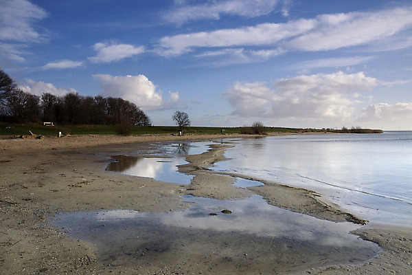 포토 JPG 해외이미지 구름 호수 바다 겨울 자연 풍경 사람없음 물 모래사장 반사 침묵 추위 점토 해외202004 해외포토 자연요소 계절 소리 생태계 파일형식 이미지허브