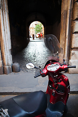 포토 JPG 해외이미지 유럽 여행 교통시설 휴가 거리 서기 사람없음 빛 자전거 이탈리아 스쿠터 오토바이 도시 센터 역사 승차 로마 주차 출퇴근 방패 타운 남쪽 모터 습관 시민 로마인 옛날 통근 해외202004 해외포토 나라 교통 비즈니스 모션 인종 바이크 방향 시설 출근 국민 파일형식 이미지허브