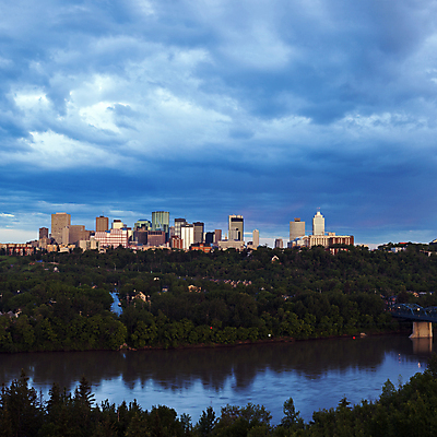 포토 JPG 해외이미지 캐나다 건축양식 하늘 사람없음 야외 가로 강 도시풍경 고층빌딩 봄 도시 정사각형 스카이라인 앨버타 해외202004 해외포토 도형 계절 건축 북아메리카 풍경 빌딩 파일형식 이미지허브