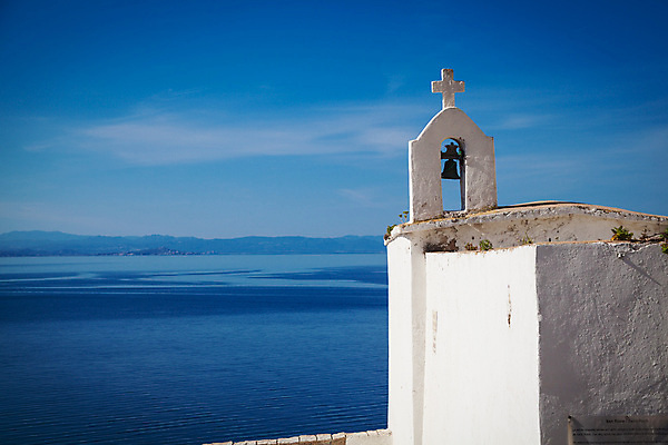 포토 JPG 해외이미지 캐릭터 유럽 모래 바다 자연 하늘 휴가 주택 풍경 사람없음 물 파란색 마을 어둠 프랑스 바위 흰색 저녁 땅 지중해 내추럴 코르시카 해외202004 해외포토 자연요소 나라 컬러 섬 건물 돌_바위 야간 생태계 파일형식 이미지허브